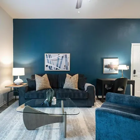 Landing - North Apartment