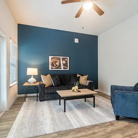 Apartment Landing - North