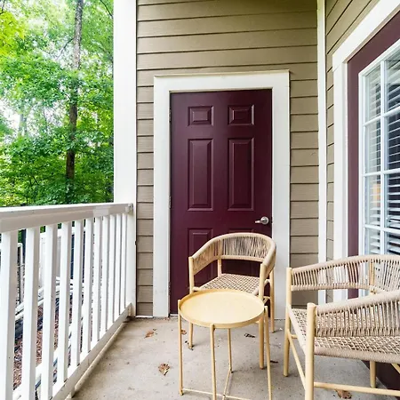 Landing - North Apartment *