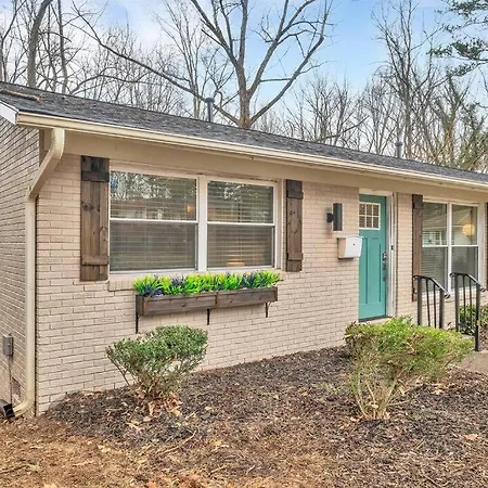 Homey 2br Condo—king Bed—lovely Location & Parking * Charlotte