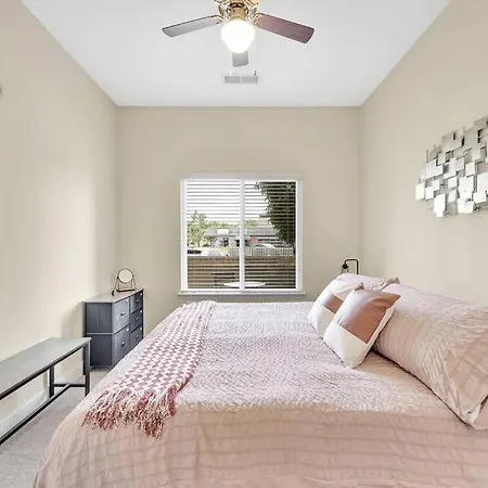 Apartment King Bed ► A+ Location ► Full Kitchen