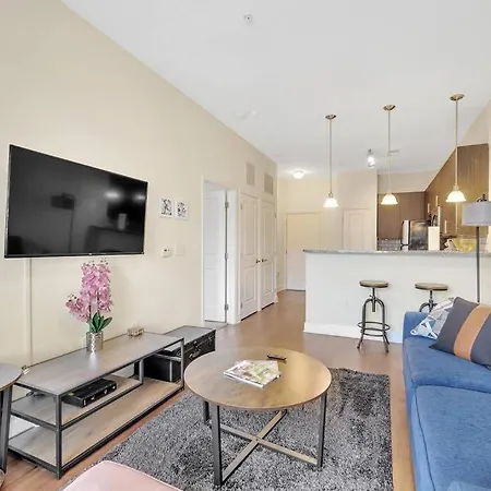 King Bed ► A+ Location ► Full Kitchen * Charlotte