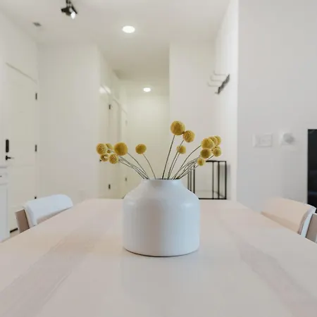 Apartment Inkwell