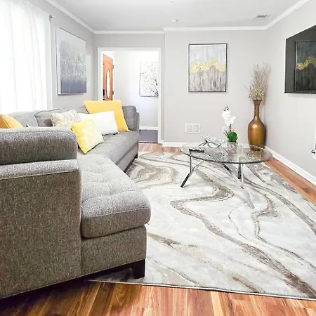 3br | King+2q | 75”tv | Matthews