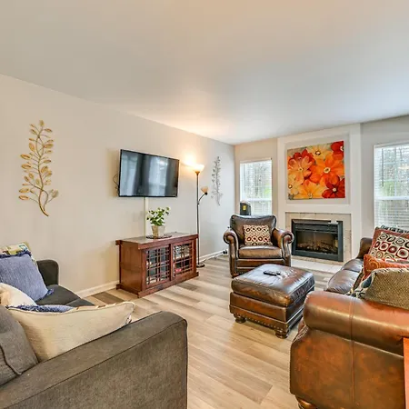 Holiday home Cozy Family Retreat! In Suburbs Charlotte