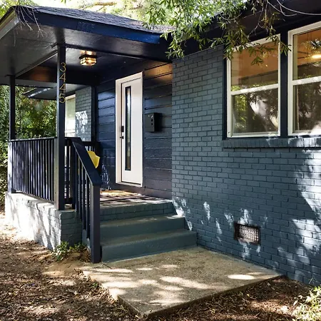 New Shamrock Stunner | King Bed, Pet Friendly