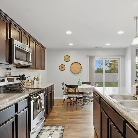 Holiday home Spacious 4br Getaway With Fenced Yard Minutes Away From Clt Airport & Uptown