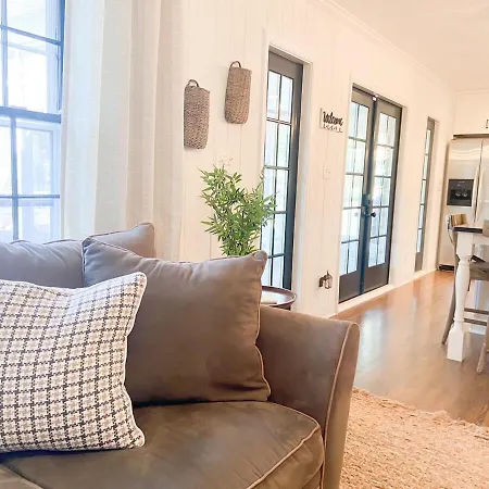 Refined Retreat * Charlotte
