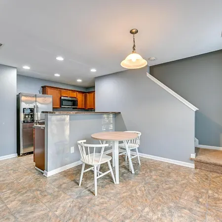 Pet-friendly Just Outside Downtown Charlotte! *