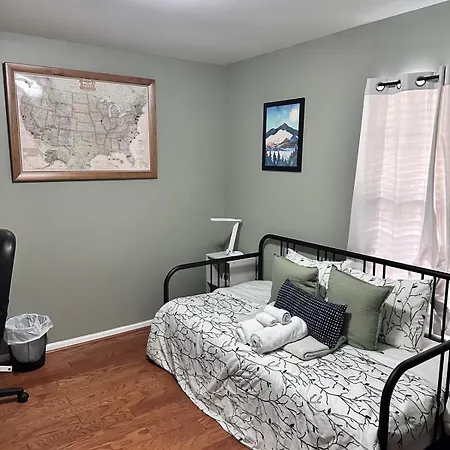 Magnificent Matthews Holiday home Charlotte