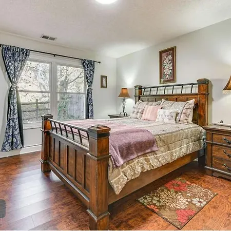 Grill Patio • Pet Friendly • 3br Holiday home