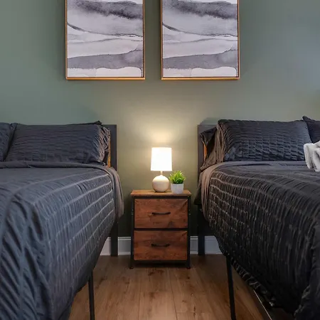 Holiday home 4br Townhouse King Bed Garage Northlake *