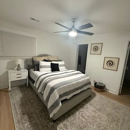 La Casita Newly Renovated Cozy Retreat Charlotte