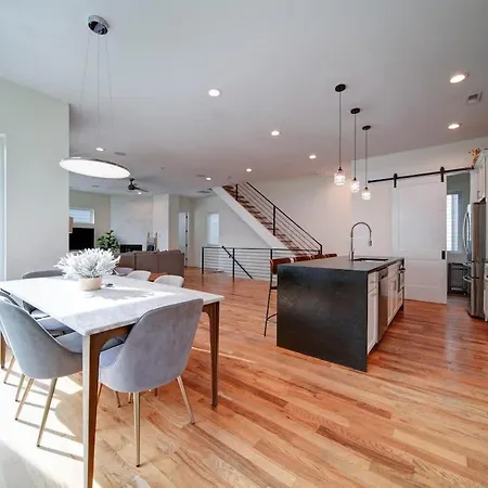Luxe Townhome Rooftop Hot Tub Parking *