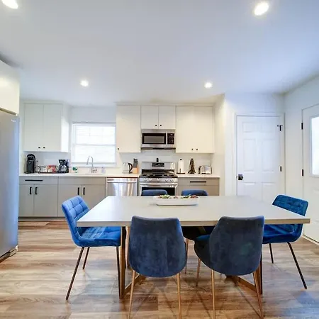 Stylish 4br - Modern & Bright Interior