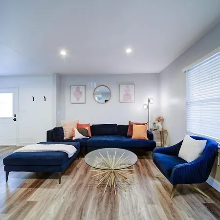 Stylish 4br - Modern & Bright Interior Holiday home *