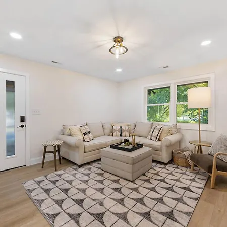 Holiday home Plaza Shamrock *pied-a-terre* Newly Renovated! Charlotte