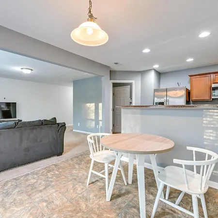 Pet-friendly Just Outside Downtown Charlotte! Holiday home Charlotte