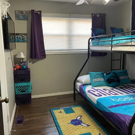 House Close To Clt And Uptown Holiday home