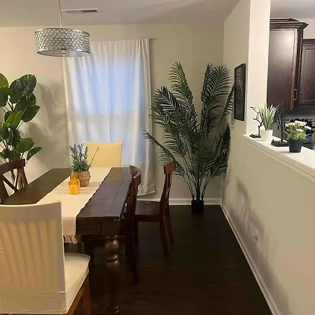 Spacious 4 Bedroom House In Area Close To Pnc Pavilion Holiday home