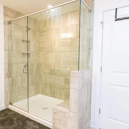 Ensuite King Bedroom *