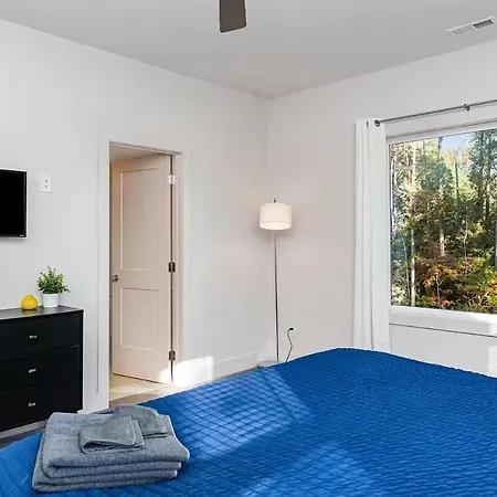 Holiday home Modern Queen Retreat-sleeps 10 *