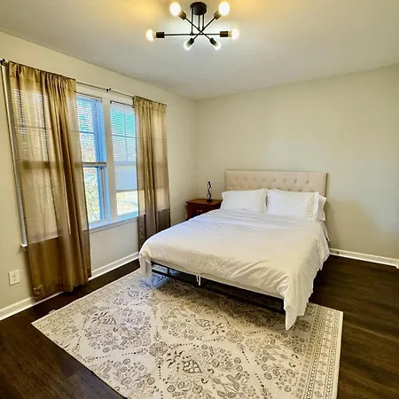 Spacious 4 Bedroom House In Area Close To Pnc Pavilion