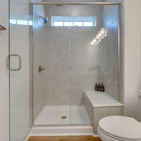4br Townhouse King Bed Garage Northlake Holiday home Charlotte