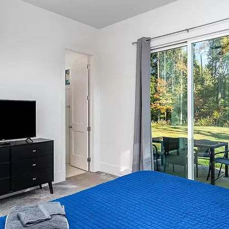Holiday home Modern Queen Retreat-sleeps 10