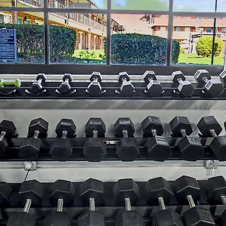 Lux Mins To Atrium Health And Downtown Airport Aparthotel 3*
