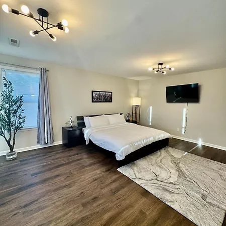 Spacious 4 Bedroom House In Area Close To Pnc Pavilion