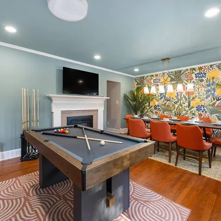 Pool Oasis With Hot Tub, Pickleball Court And Games Near Uptown Charlotte