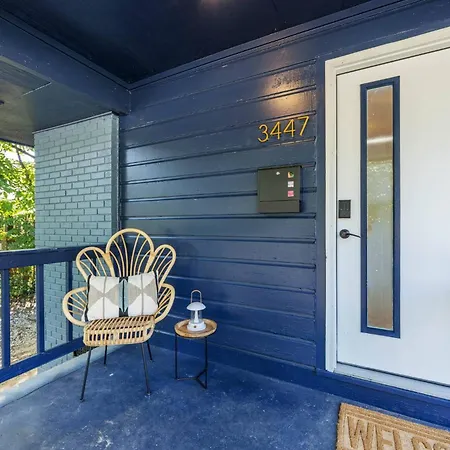 Plaza Shamrock *pied-a-terre* Newly Renovated!