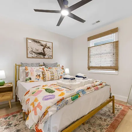 *now Available!* Renovated Plaza Shamrock Duplex *