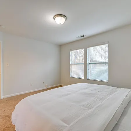 Pet-friendly Just Outside Downtown Charlotte! *