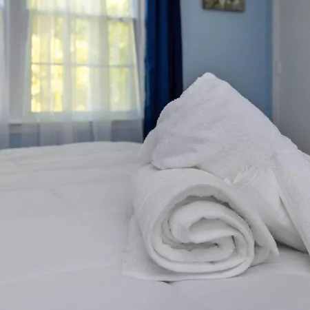 New! Special Intro Rates! Lovely 2 Bedroom Holiday home