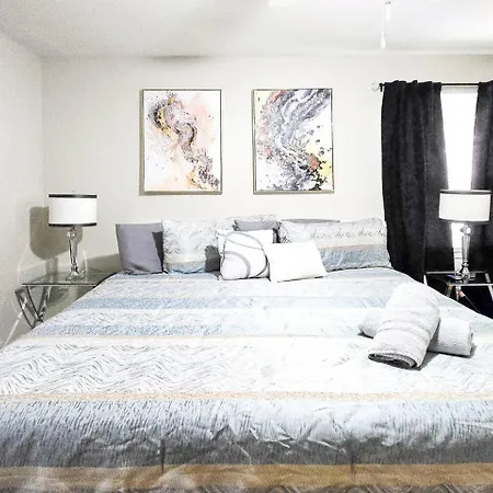 Holiday home 3br | King+2q | 75”tv | Matthews Charlotte