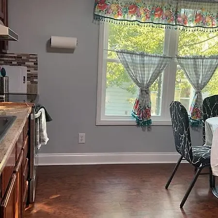 Grill Patio • Pet Friendly • 3br Holiday home Charlotte
