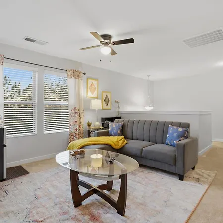 Holiday home Spacious 4br Getaway With Fenced Yard Minutes Away From Clt Airport & Uptown *