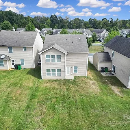 Spacious 4 Bedroom House In Area Close To Pnc Pavilion Holiday home *