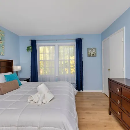 New! Special Intro Rates! Lovely 2 Bedroom Charlotte