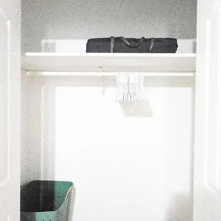 Holiday home 3br | King+2q | 75”tv | Matthews