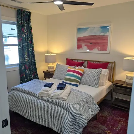 New Shamrock Stunner | King Bed, Pet Friendly *
