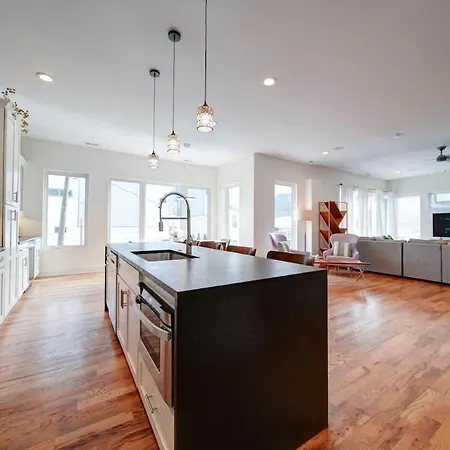 Luxe Townhome Rooftop Hot Tub Parking *