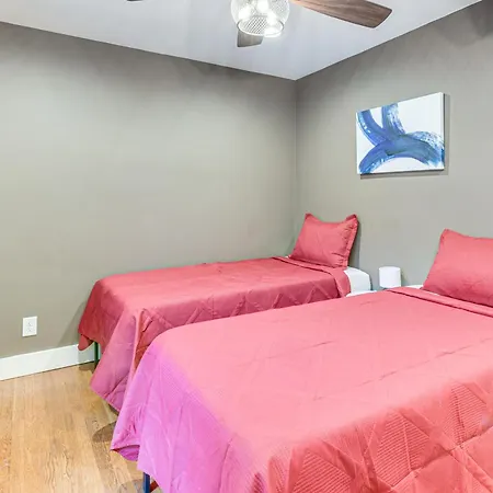 Dog-friendly Yard, 5 Mi To Uptown:
