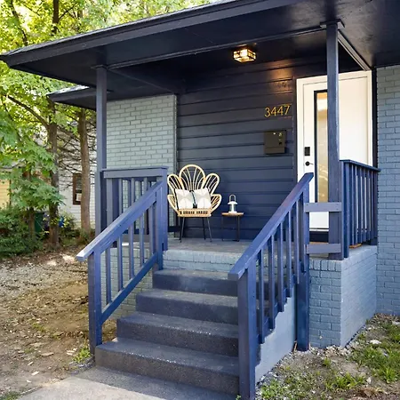 *now Available!* Renovated Plaza Shamrock Duplex *
