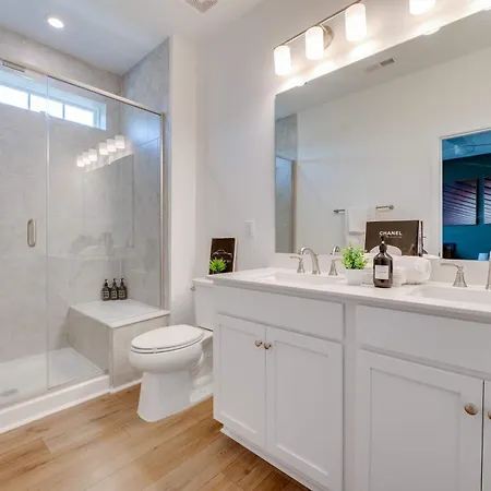 4br Townhouse King Bed Garage Northlake *