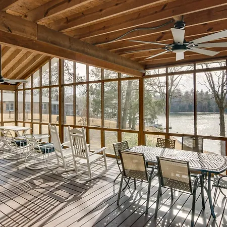 Holiday home 'mom's Cabin' On Wylie W/ Private Dock! Charlotte