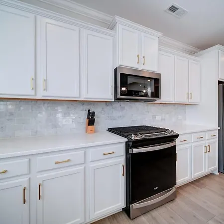 Luxury 4br Escape - Premium Modern Comfort Holiday home