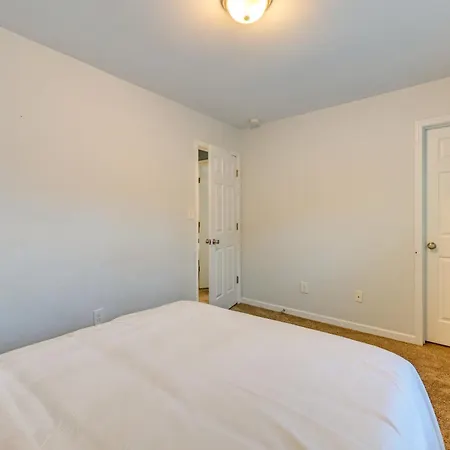 Pet-friendly Just Outside Downtown Charlotte! Holiday home *